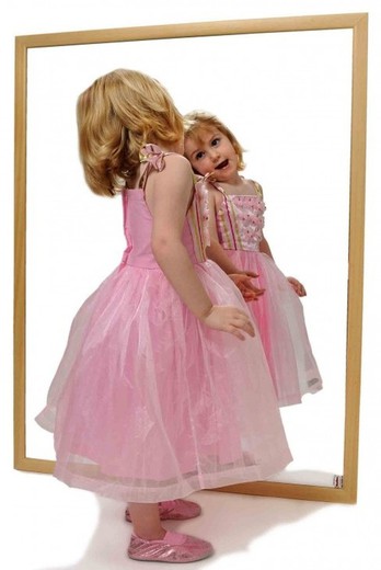 Espejo infantil de seguridad marco de haya natural 85 x 110 cm