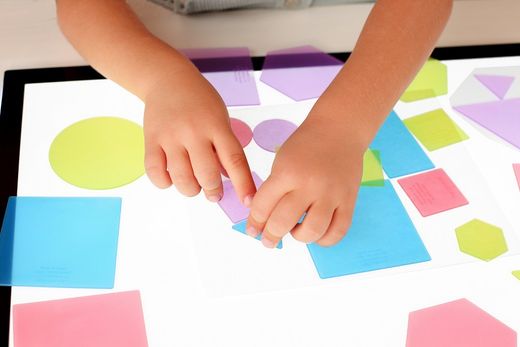 Juegos traslúcidos (espediales para mesa de luz)