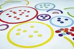 Arcoíris Waldorf para mesa de luz