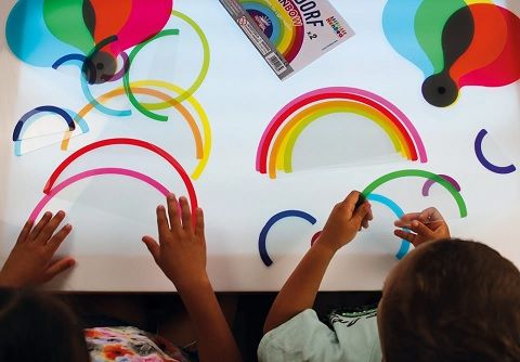 Arcoíris Waldorf para mesa de luz