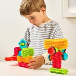 Pegy bricks: vroom ride