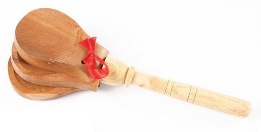 Castanyola de fusta amb mànec.