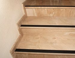 Cinta antilliscant adhesiva negra 18,3 m x 25 mm