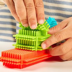 Pegy bricks: wild friends
