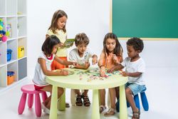 Juego de dictado visual Dictate & Shape