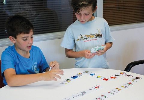 Dòmino d'Oposats en Castellà