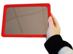 Espejo Acrílico con Marco Rojo