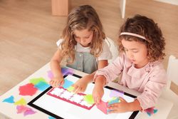 Geometria i volums: Translucent Connexió