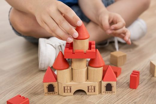 Stacking Castle FSC 100%