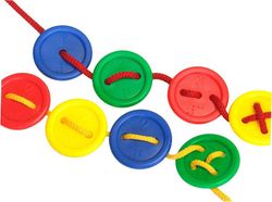 Joc d'enfilar: 140 botons + 10 cordons