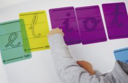 Lletres cursives per traçar