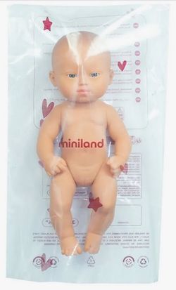 Nina nadó caucassica síndrome de down 32 cm