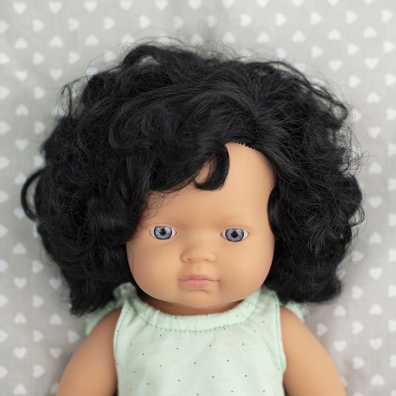 Muñeco niña caucásica morena pelo rizado con ropa 38 cm. Miniland ...