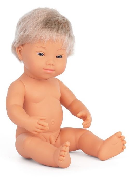 Muñeco niño caucásico rubio con sindrome de down 38 cm.