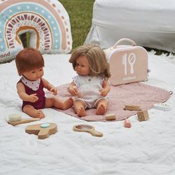 Set de bellesa de fusta per a ninots