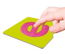 Tacte fitxes de lletres i signes de puntuació