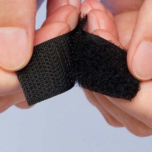 Velcro cremallera textil adhesiva dispensador 25 m. Negro